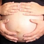 Mutterbandschmerzen können lästig sein, sind aber meist kein Grund zur Beunruhigung