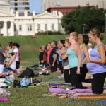 Schwangerschaftsgymnastik ist eine gute Möglichkeit, sich sportlich zu betätigen und sich dabei genau den Stellen des Körpers zu widmen, die in der Schwangerschaft besonders beansprucht werden